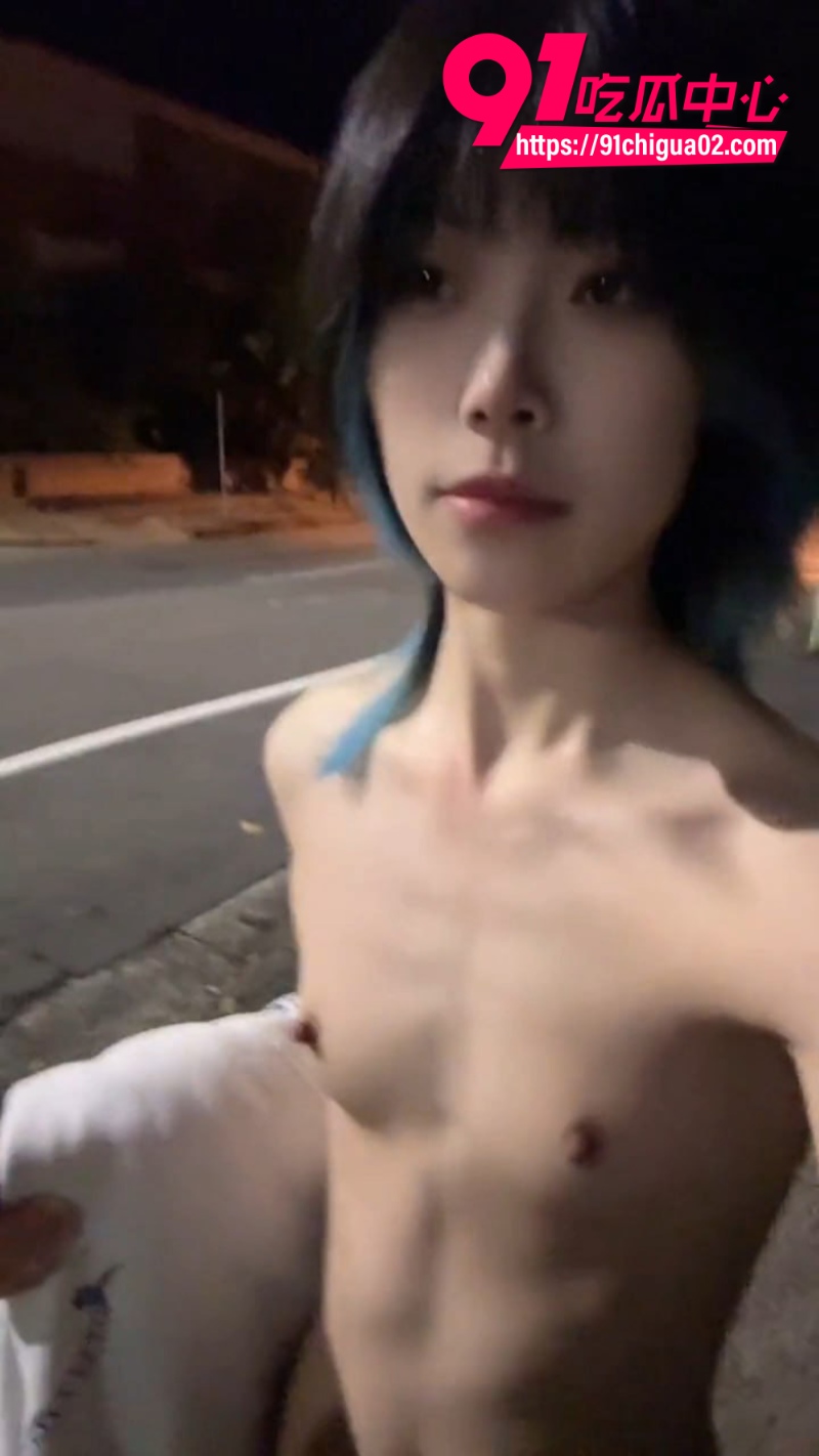 高颜值贫乳小骚逼夕暮 让裸体户外上街就上街7