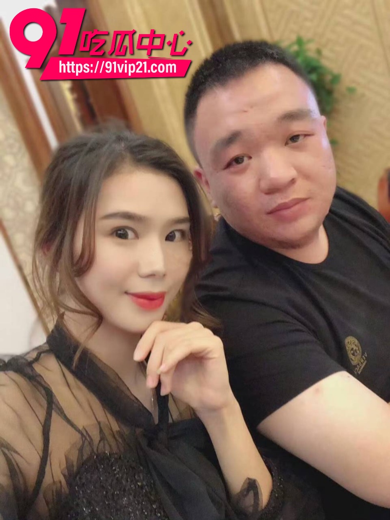 潮汕网红叶哈哈当小三9个月狂捞200万拿着男主钱养小白脸男主发现后怒爆裸照33