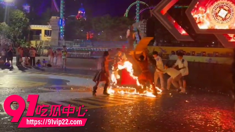 江苏徐州乐园演出突发惨剧女演员表演火裙舞裙摆爆燃瞬间秒变火球6