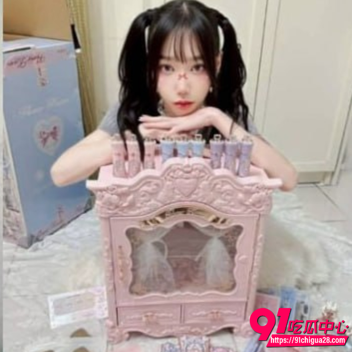 台湾网红艾嫣Meiluo车震被男友猛干4