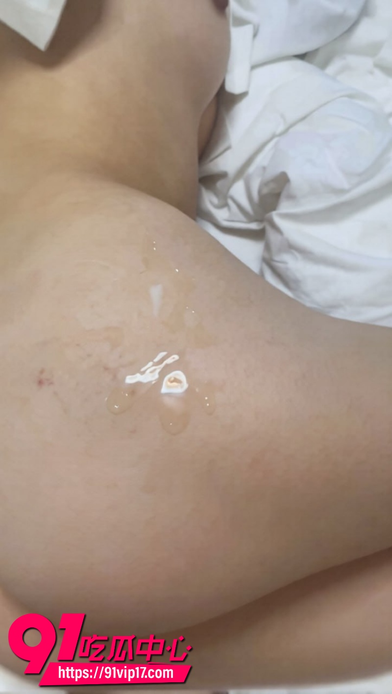 小伙跟成年表妹孤男寡女共处一室最后擦枪走火乱伦激战4