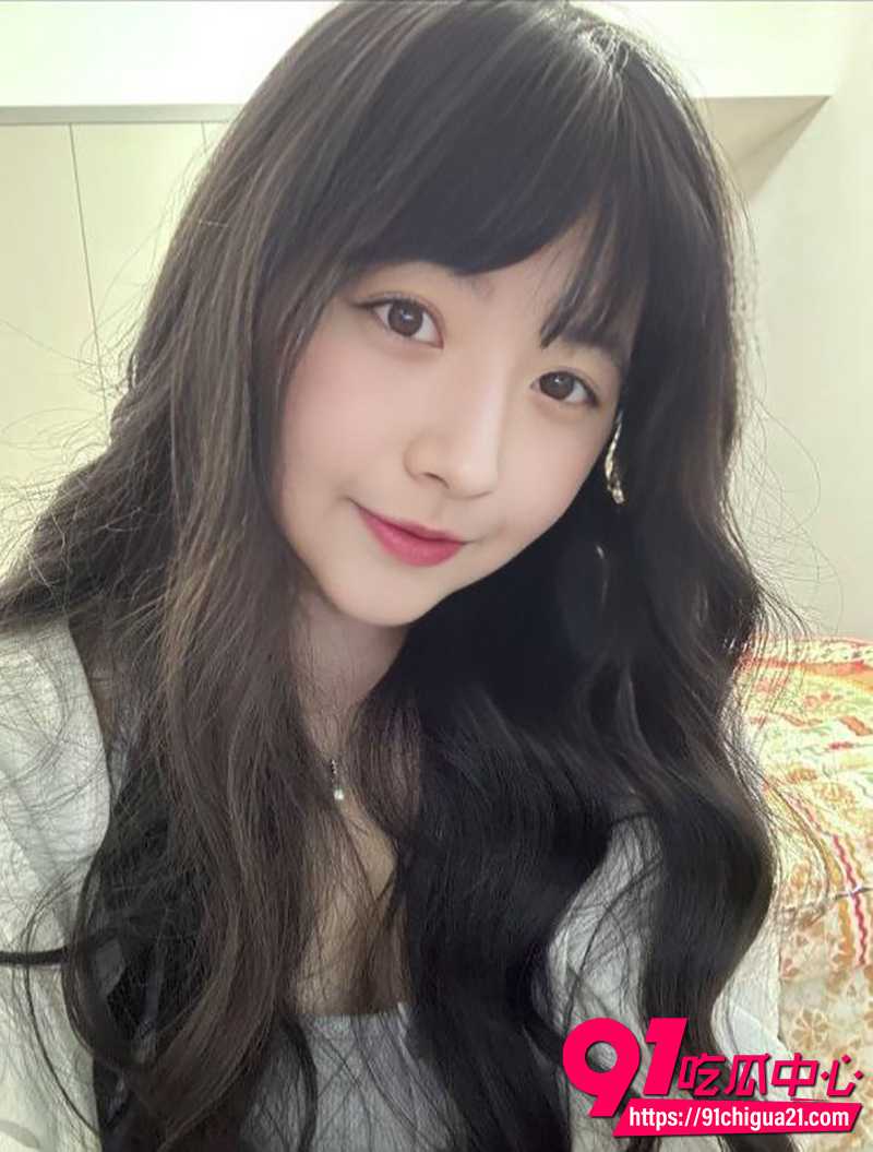 湖南大学生张雪婷裸贷视频 1