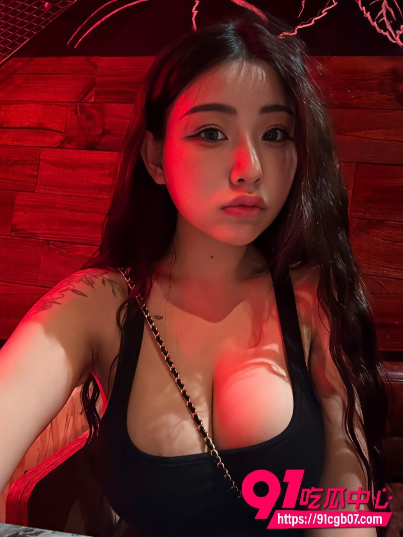 顶级湾湾巨乳网红艾瑪Emma9