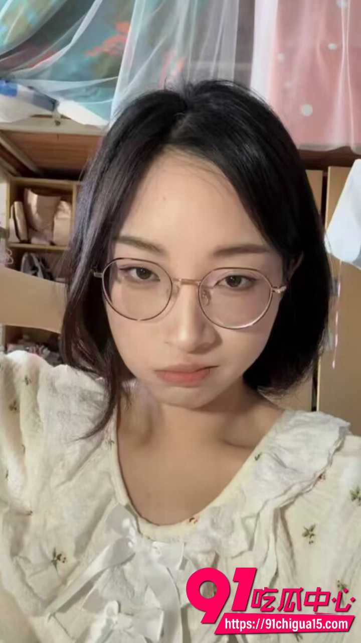 吉林高颜值反差学生妹张语桐被金主包养调教4