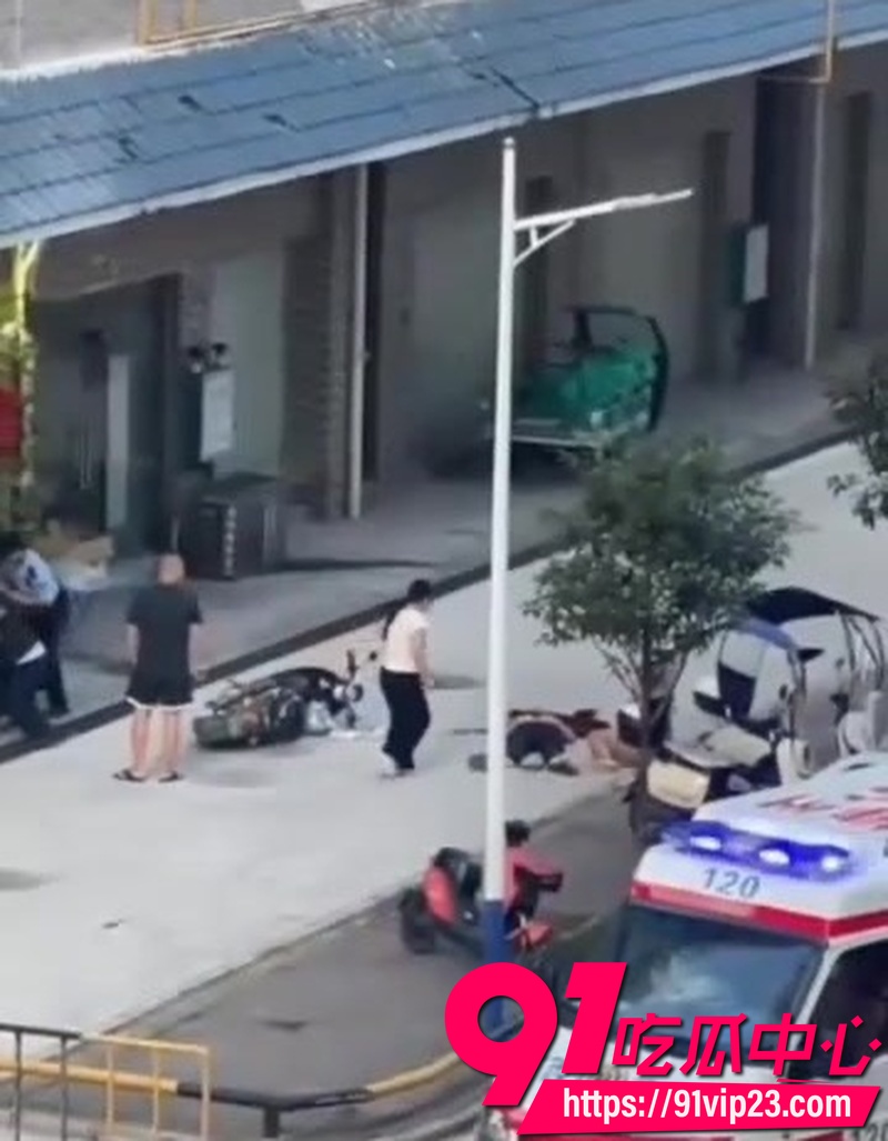 8月6日广西柳州融水现代城持刀伤人 网传未给钱引发命案目前仍无官方通报3