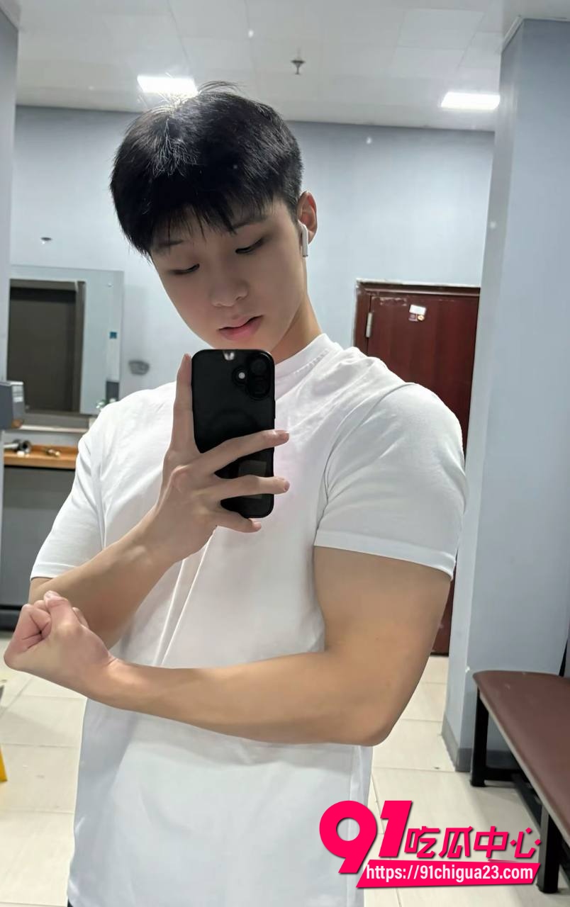 网友曝光北外渣男谭某网名curry28
