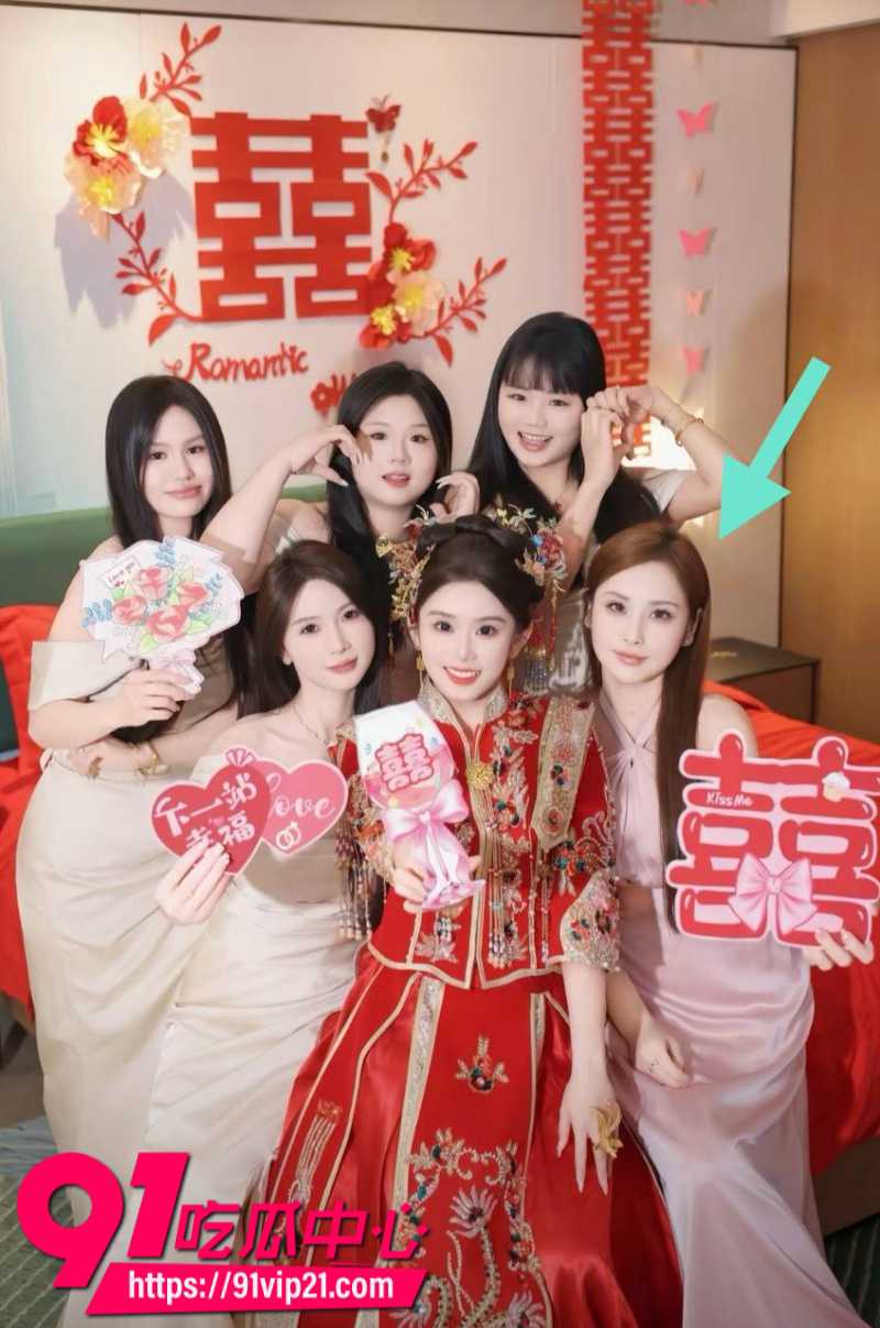 潮汕网红叶哈哈当小三9个月狂捞200万拿着男主钱养小白脸男主发现后怒爆裸照14