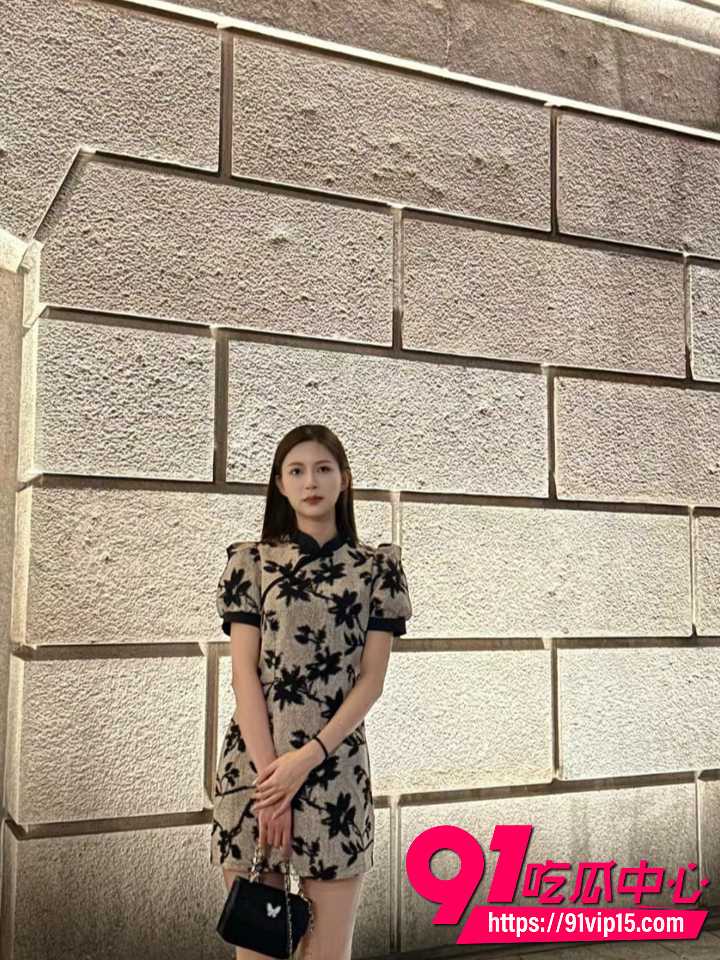 准新娘发请帖当晚睡群友4