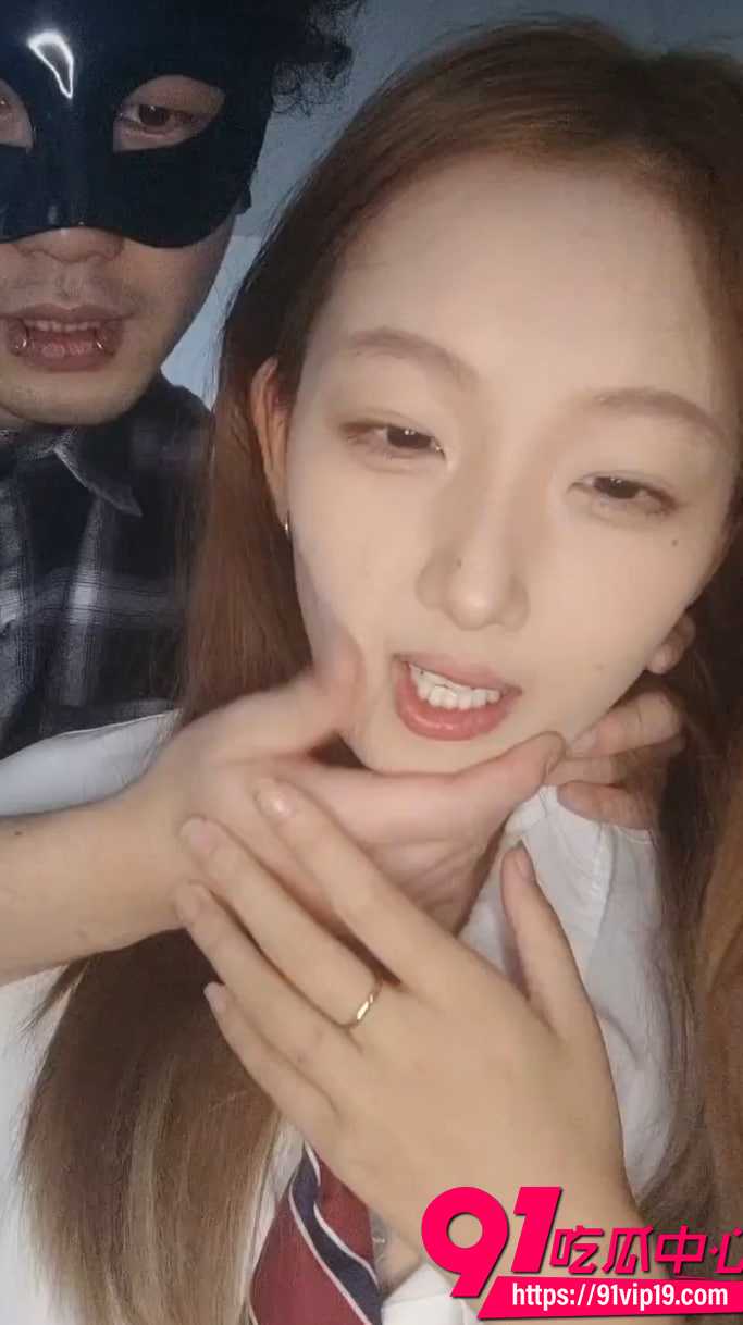 花臂精神小妹下海直播 6