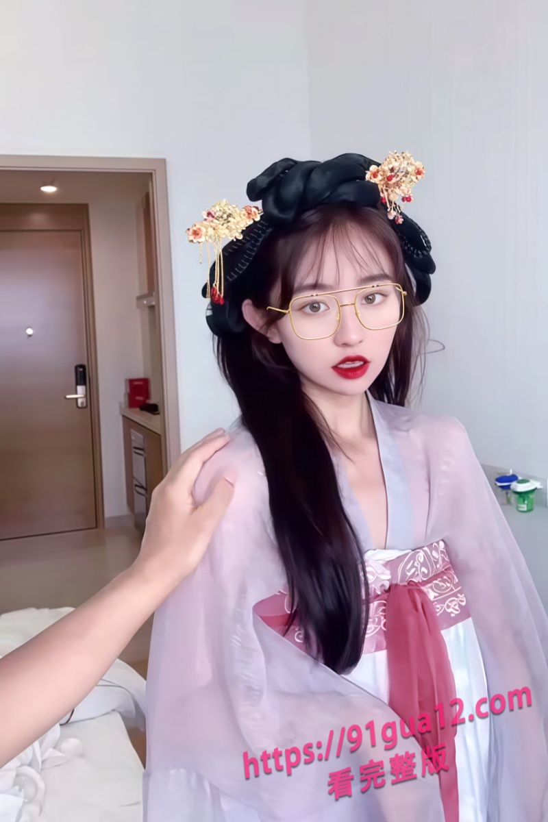 女大学生图片0.jpg