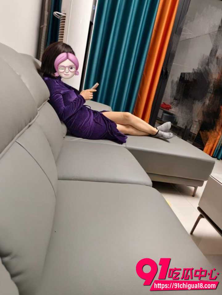 儿子偷拍妈妈洗澡后直接床上强上2
