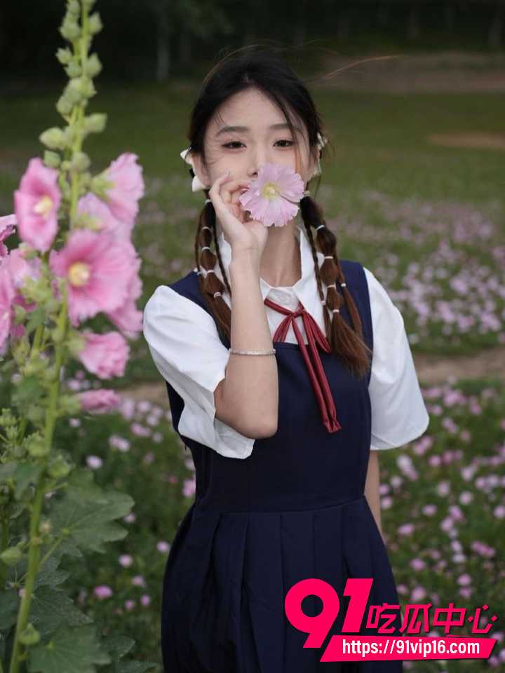 大三系花学姐尹梓萌私密视频1