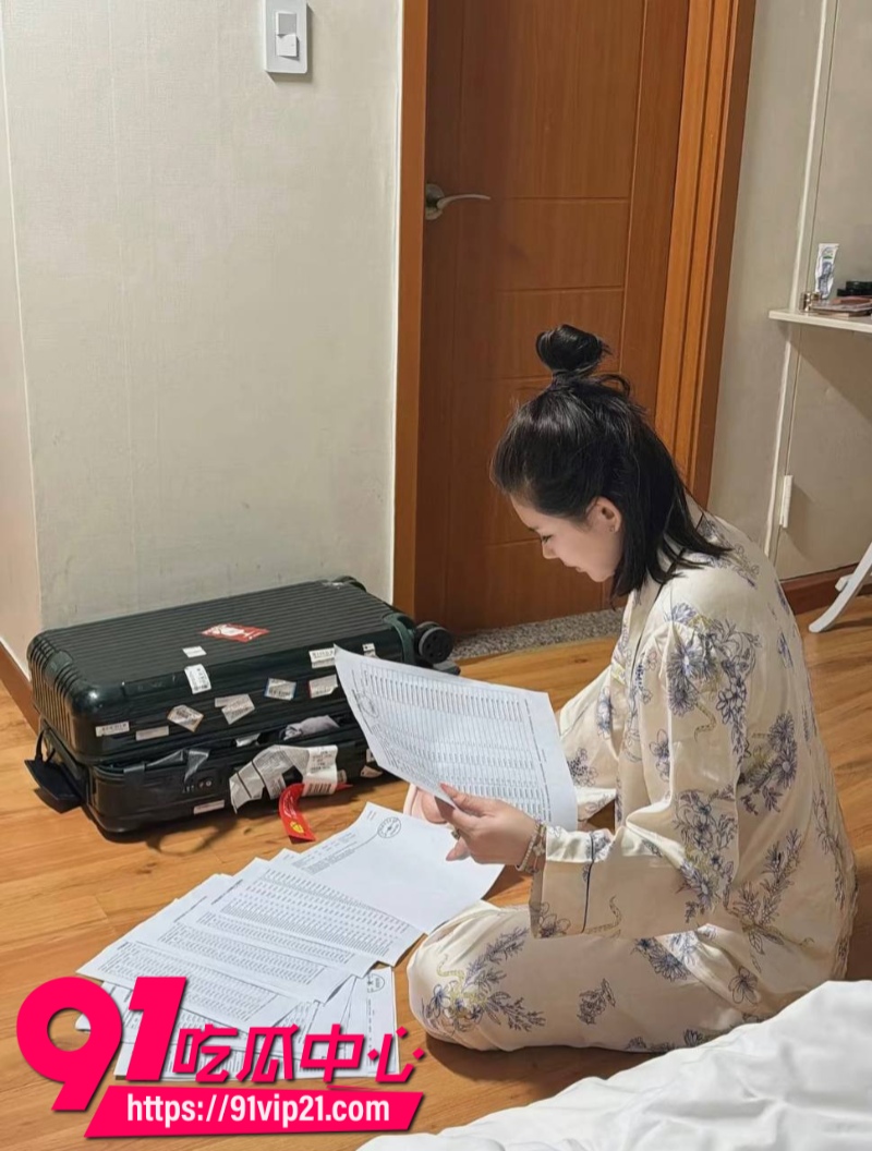 潮汕网红叶哈哈当小三9个月狂捞200万拿着男主钱养小白脸男主发现后怒爆裸照4