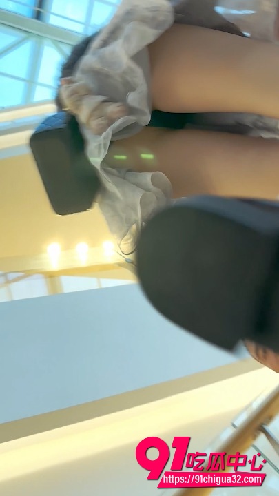 KFC抄底长腿美女7