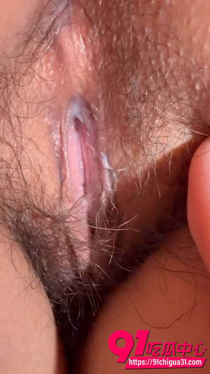 学生妹嫩穴被男友猛抠3