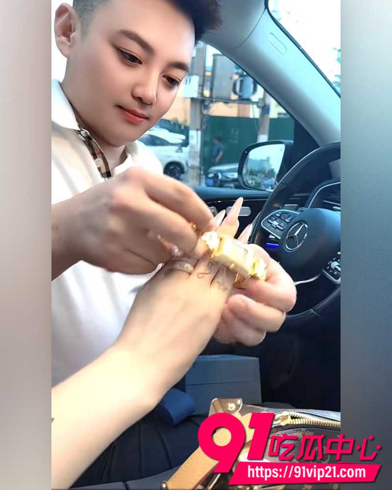大小娟子私密视频 53