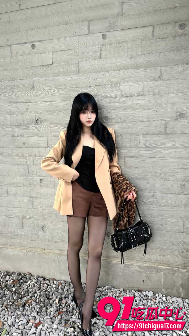 湖南反差女神小琳私下800任意玩弄5