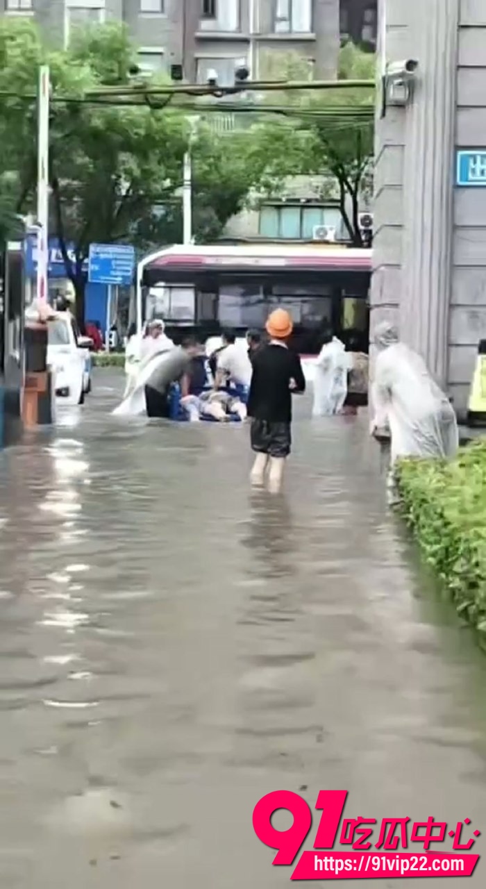 上海暴雨内涝 7