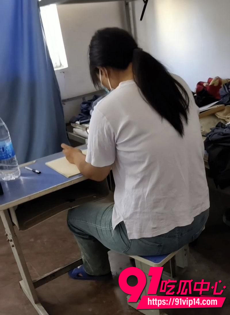 海角大神农村兄妹在家勾引自己的亲妹妹偷情乱伦0