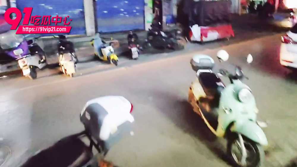 卖淫集团主犯余井红在逃31