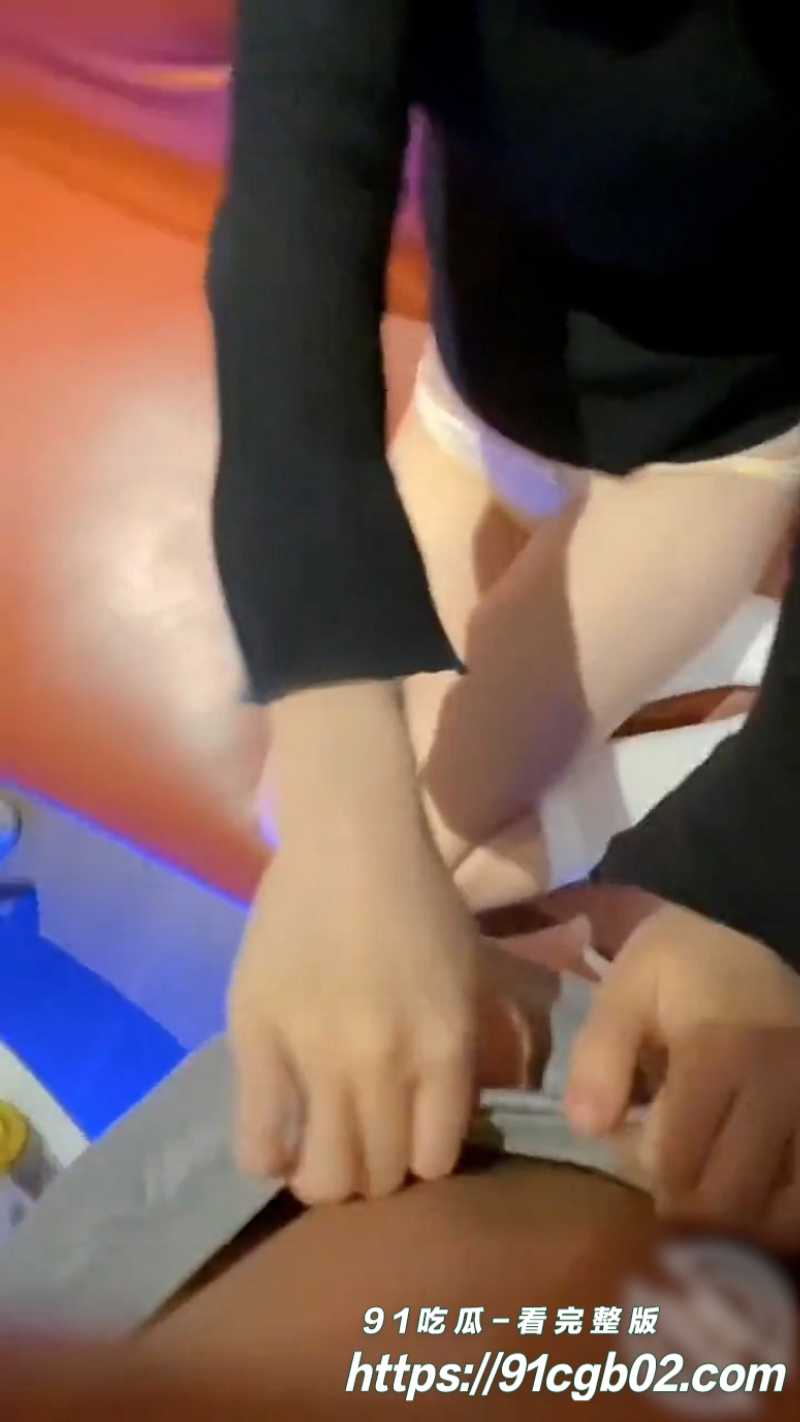 海角大神把妹妹调教成反差婊网页素材1素材水印版