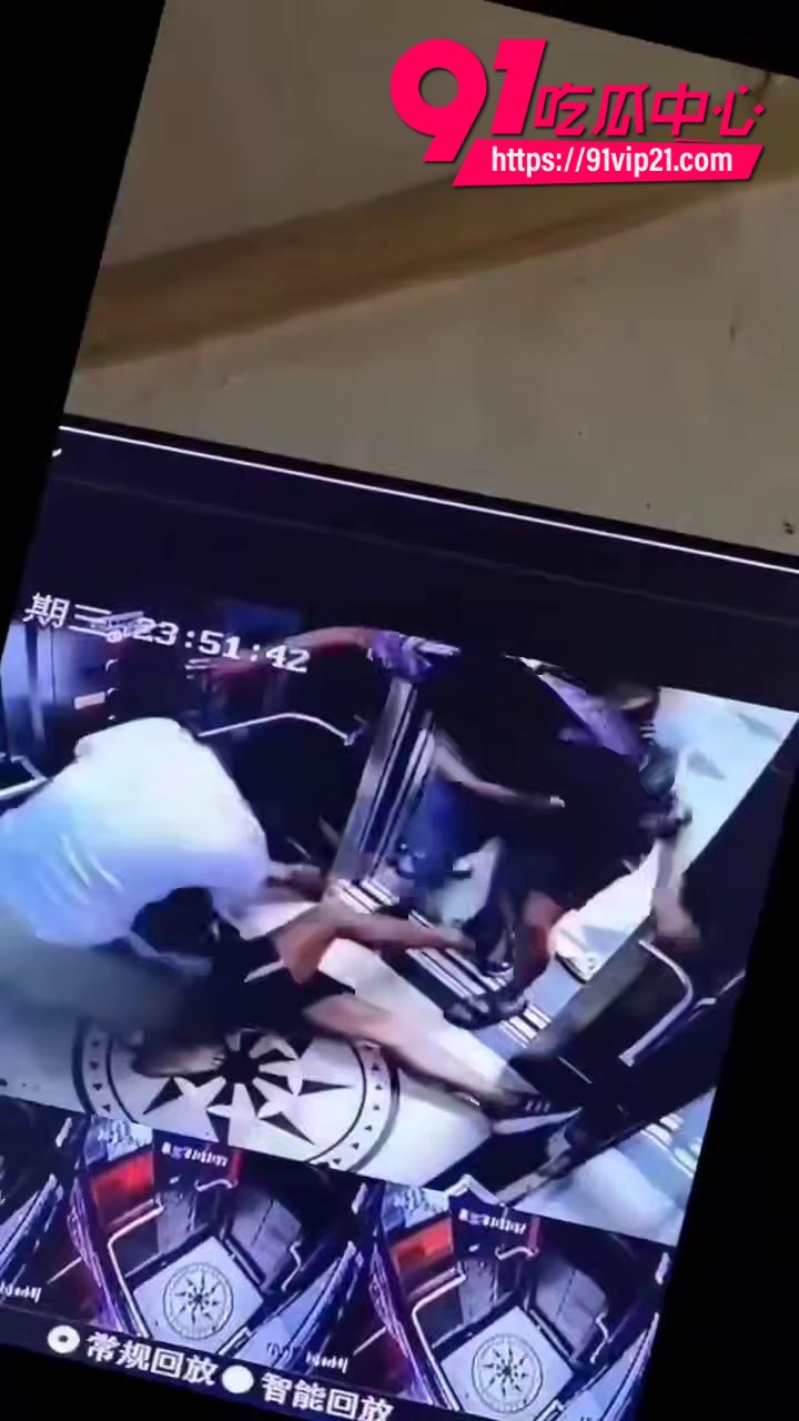 男健身房教练被群殴5