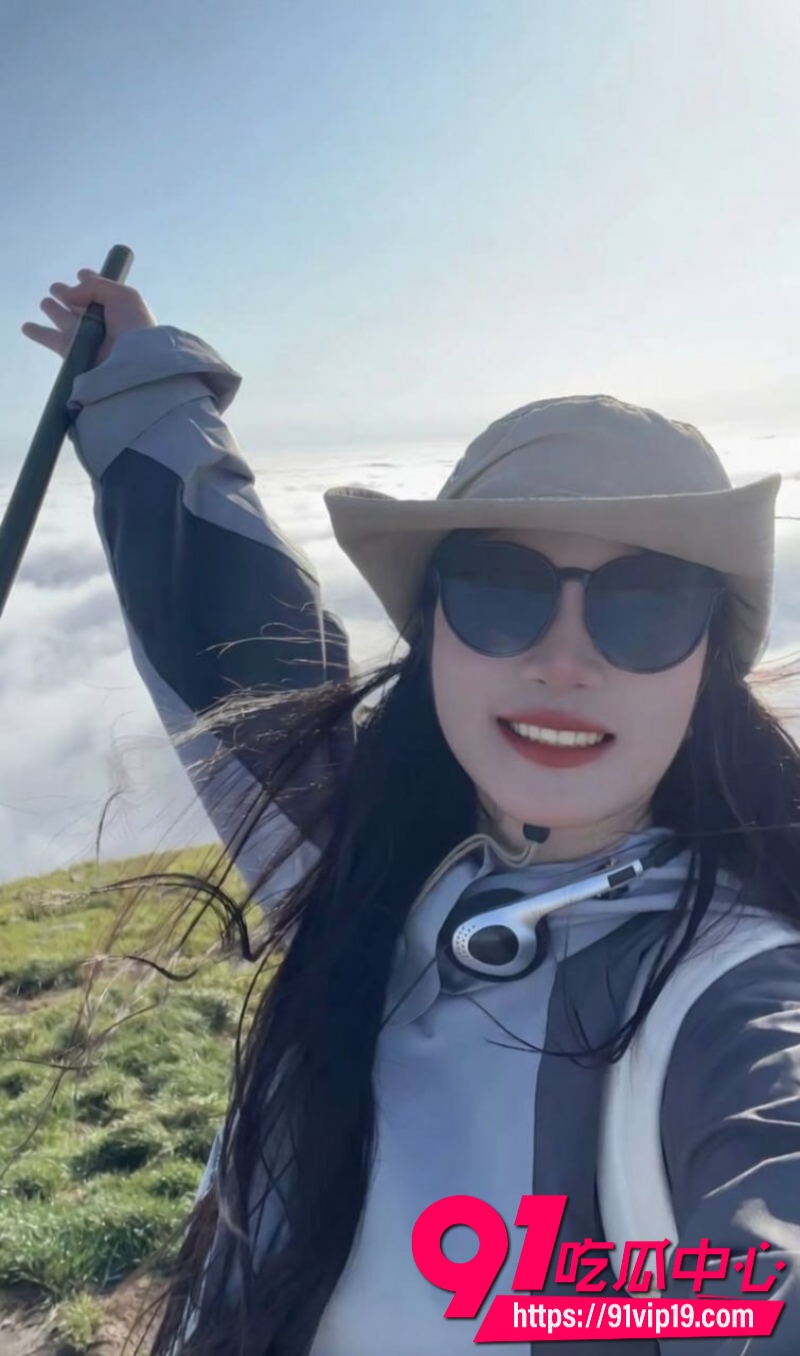 大理网红摄影师熏悟空的孙恋爱期间出轨脚踏多条船被前男友怒撕5