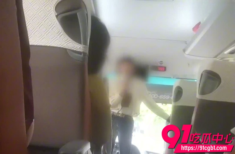 2026年8月央视记者暗访云南低价团 999元行程被五家旅行社层层转卖 不买翡翠遭堵厕所恐吓7