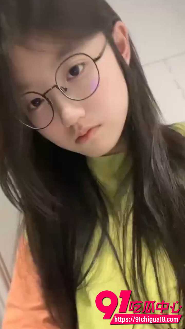 推特清纯萌妹乌萌萌大尺度紫薇特写1