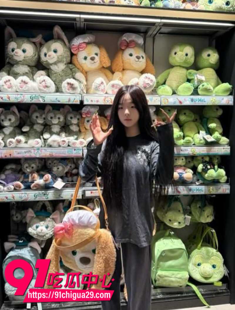 王诗龄女闺蜜angelatian下海兼职福利姬卖淫8