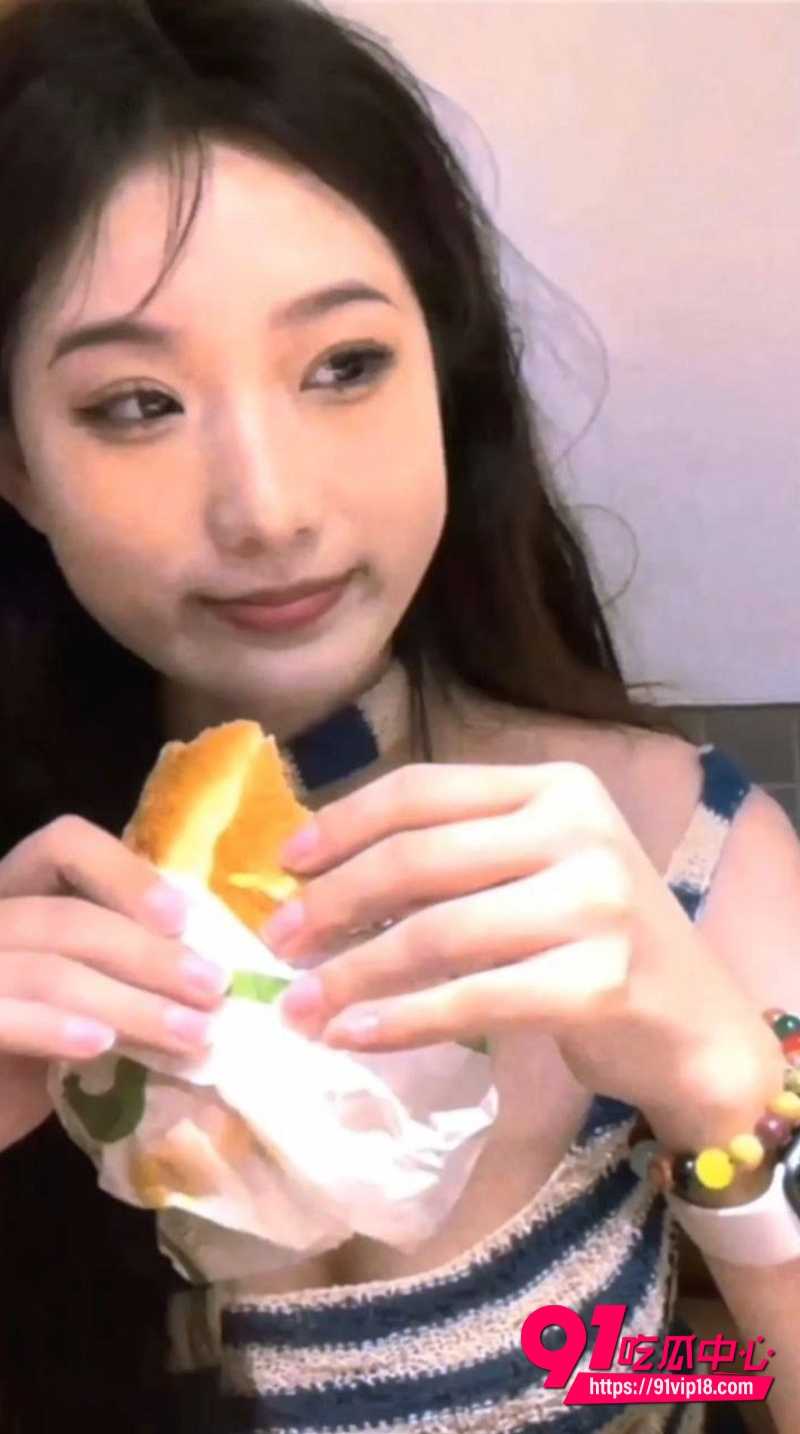高颜值女大学生 1