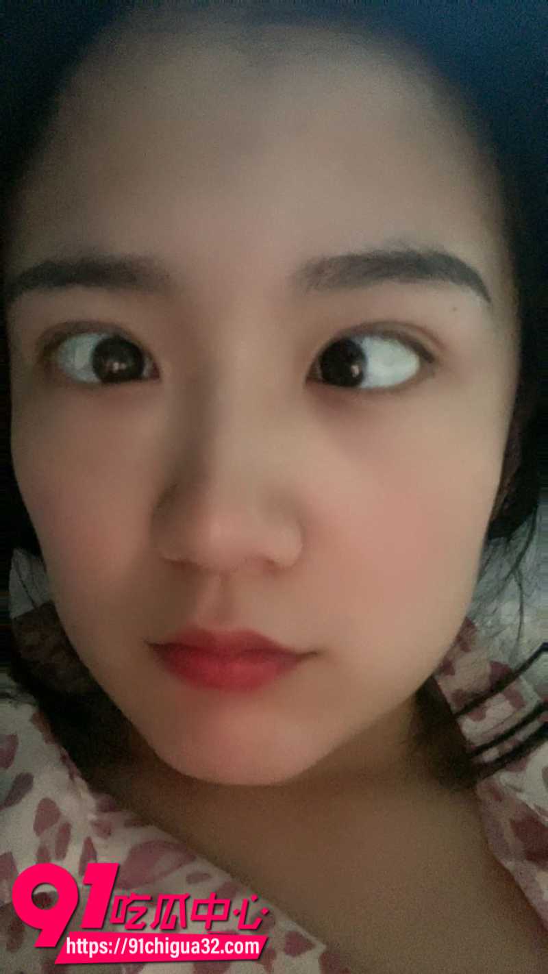 山东淄博女留学生李欣韦毕业于英国谢菲大学背着男友出轨偷情1